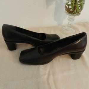 BANDOLINO VINTAGE BROWN  PUMP SQUARE FORM LEATHER WOMEN'S DRESS CAREER SHOE- 6.5
